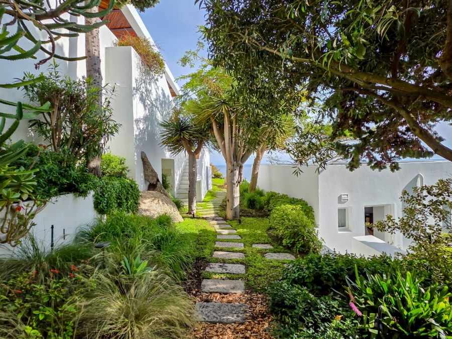 To Let 7 Bedroom Property for Rent in Bantry Bay Western Cape
